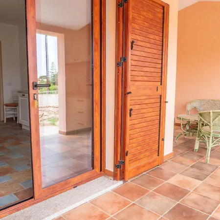 A Piedi Budoniaffitti Lägenhet