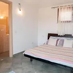 A Piedi Budoniaffitti * Budoni